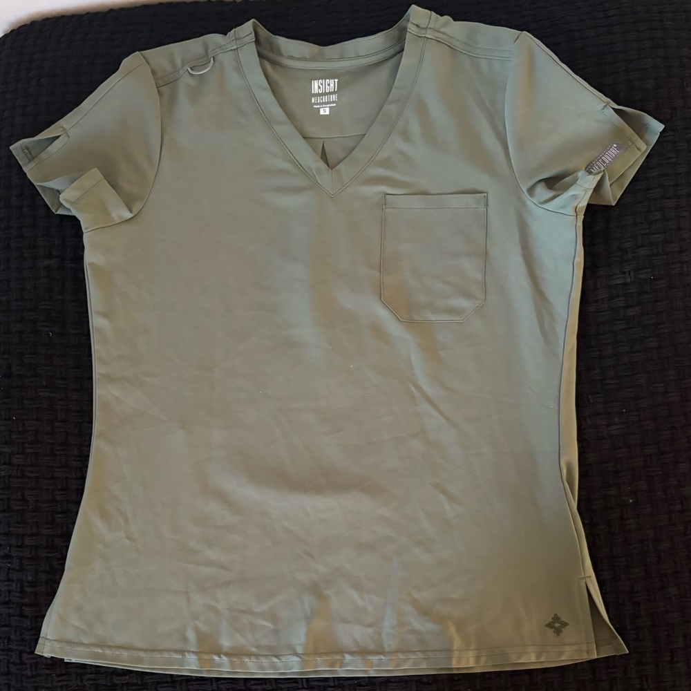 Med Couture Olive Green V-Neck Short Sleeve Pocket Tee